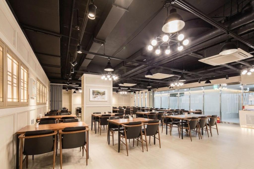 Seoul Hotel - The first stay hotel(old, Luce bridge hotel) (Korea Quality) accommodation view
