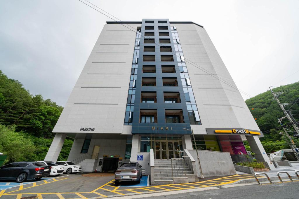 Jeongseon Hotel - MIAMI Jeongseon Hotel accommodation view