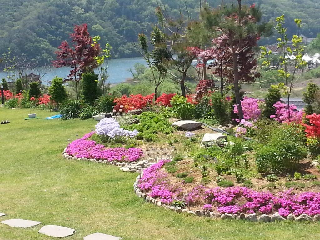 Gapyeong Hotel - Walking Sky Pension accommodation view