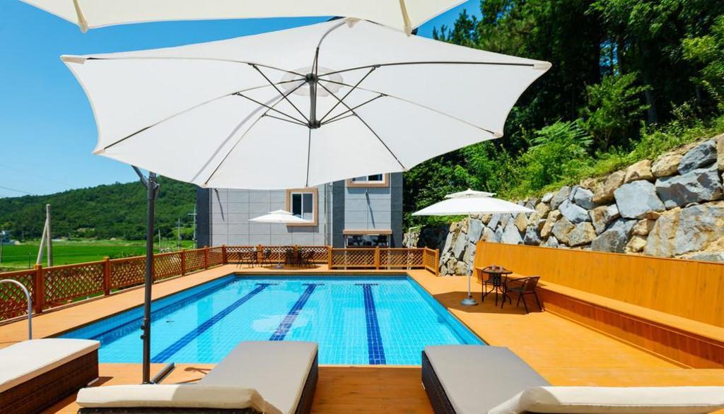 Yeosu Hotel - Yeosu Sora Noeul Pension accommodation view