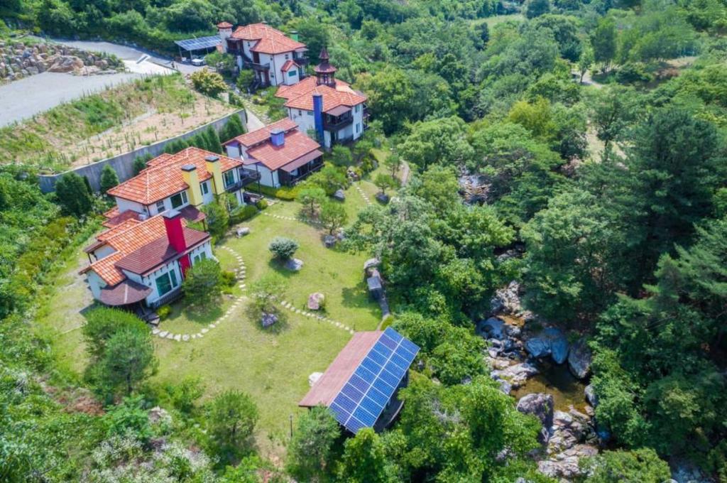 Yangpyeong Hotel - Yangpyung Lavin Pension accommodation view