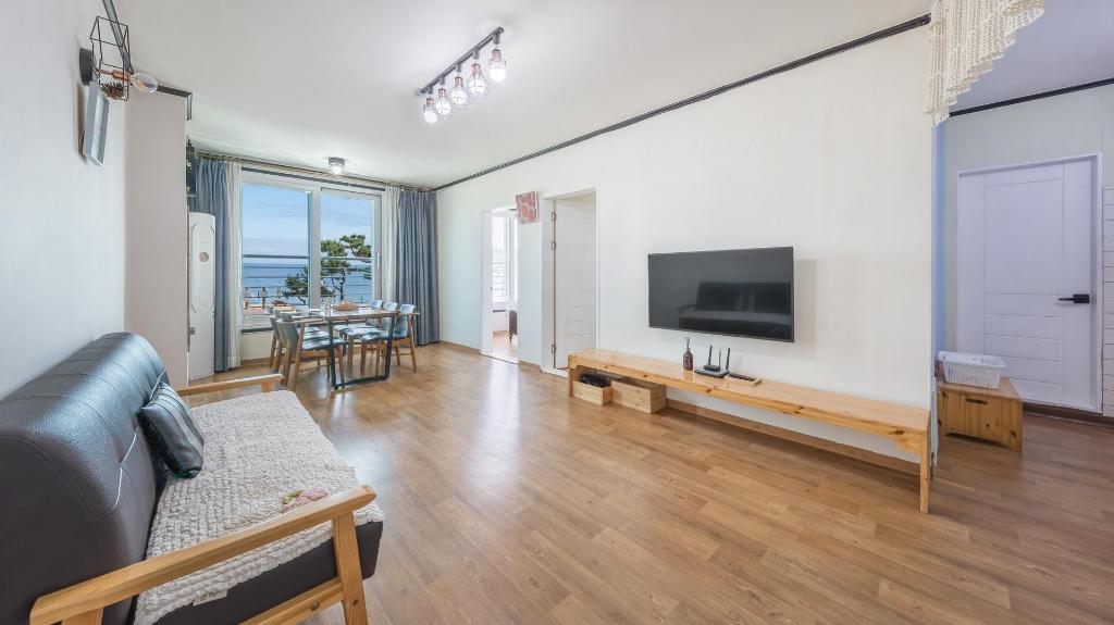 Yangyang Hotel - Yangyang Verit Pension accommodation view