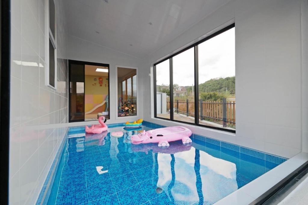 Gyeongju Daon Kids Poolvilla image