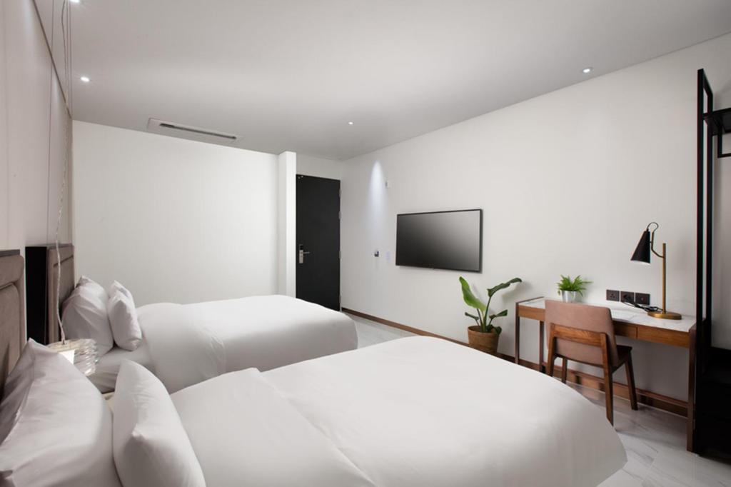 N Bridge Hotel image