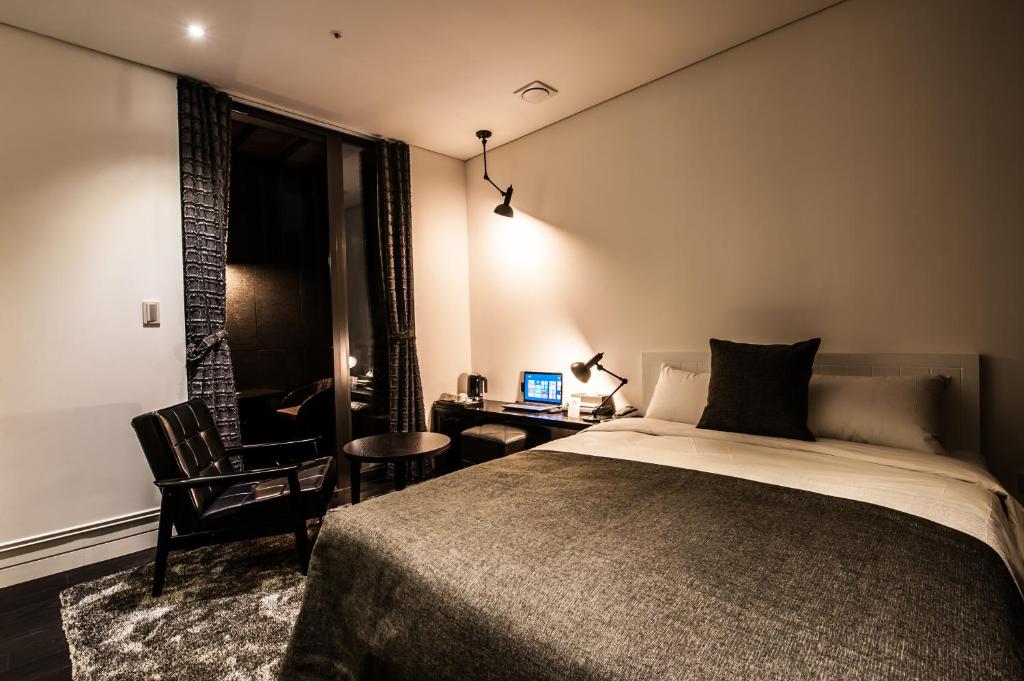 SR hotel Sadang image