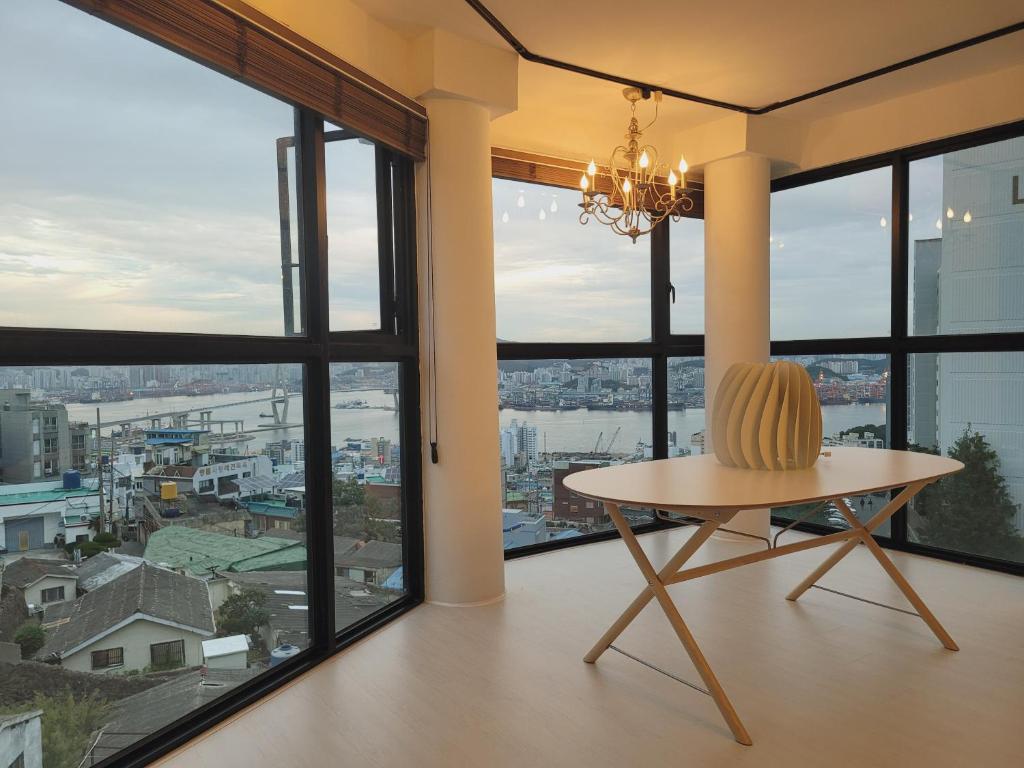 Mirage Yeondo Ocean view Rooftop image