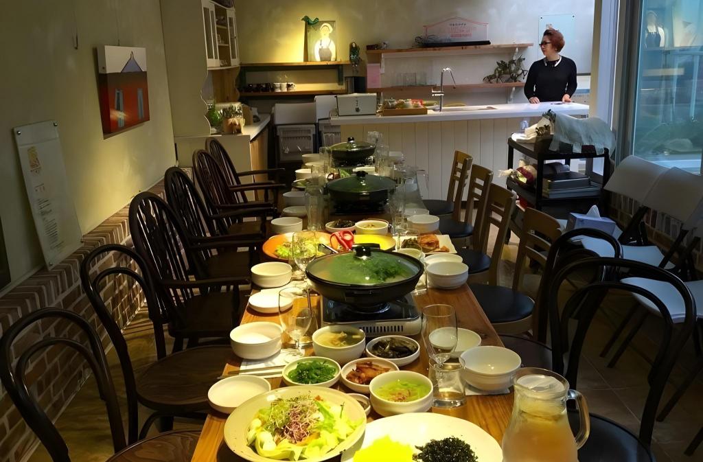 Jeonju Ihwawon Healing Gonggan Guest House image