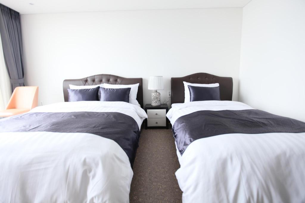 EINS Hotel image