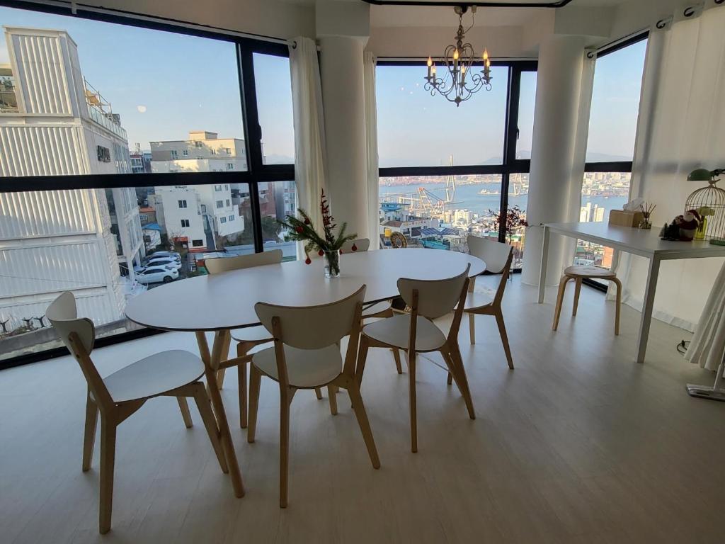 Mirage Yeondo Ocean view Rooftop image