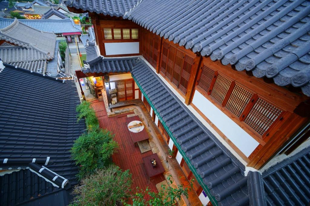 Jeonju Hotel - Jeonju Cheonnyeoneui Achim Hanok Pension accommodation view