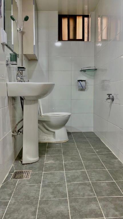 Sangsu Stn 1 min, 3 rooms, 4 beds, 1st floor[1] image