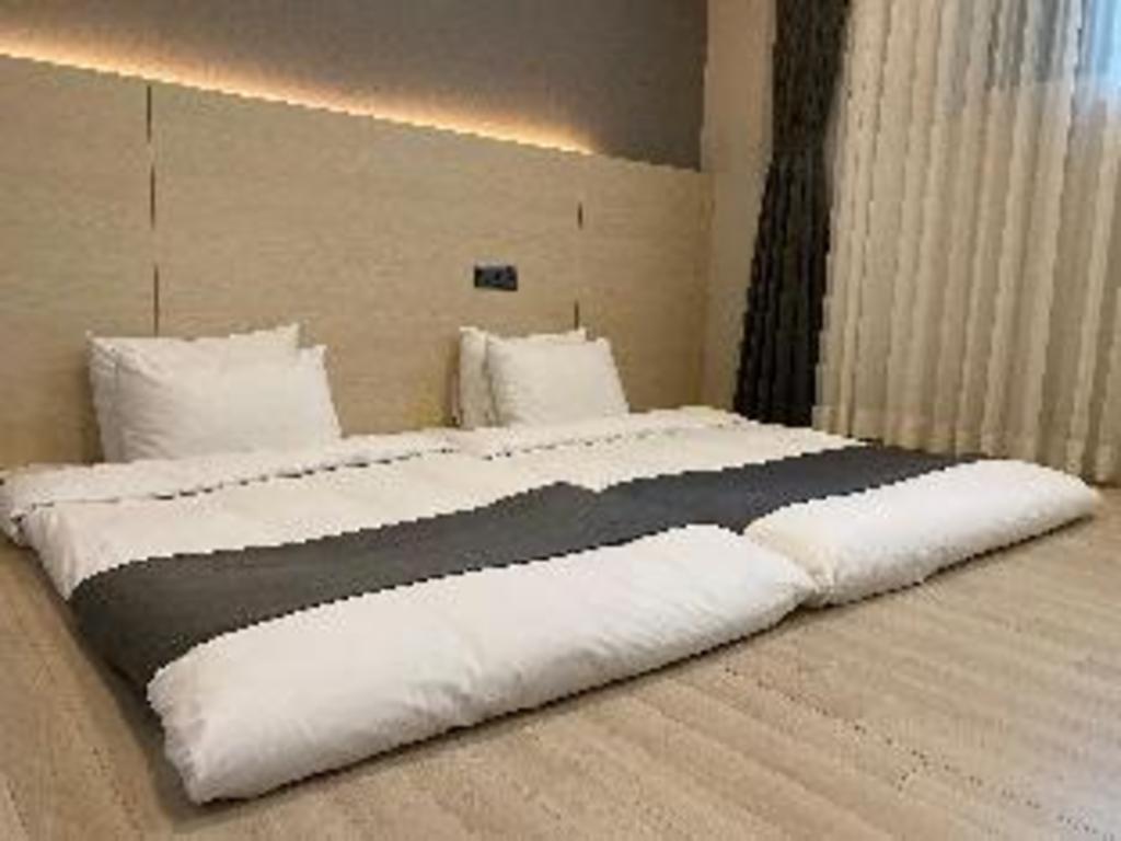 New Donghae Hotel image