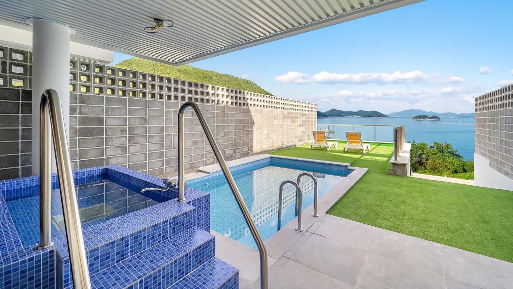 Yeosu Liposo Poolvilla image