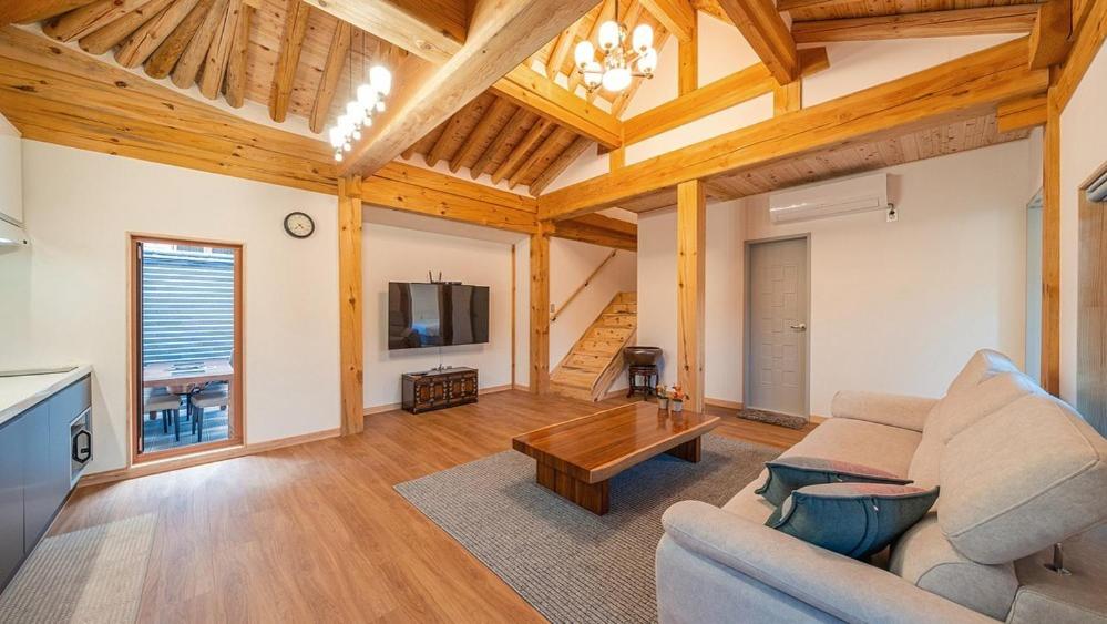 Gyeongju Recreation Area Hanok Pool Villa image