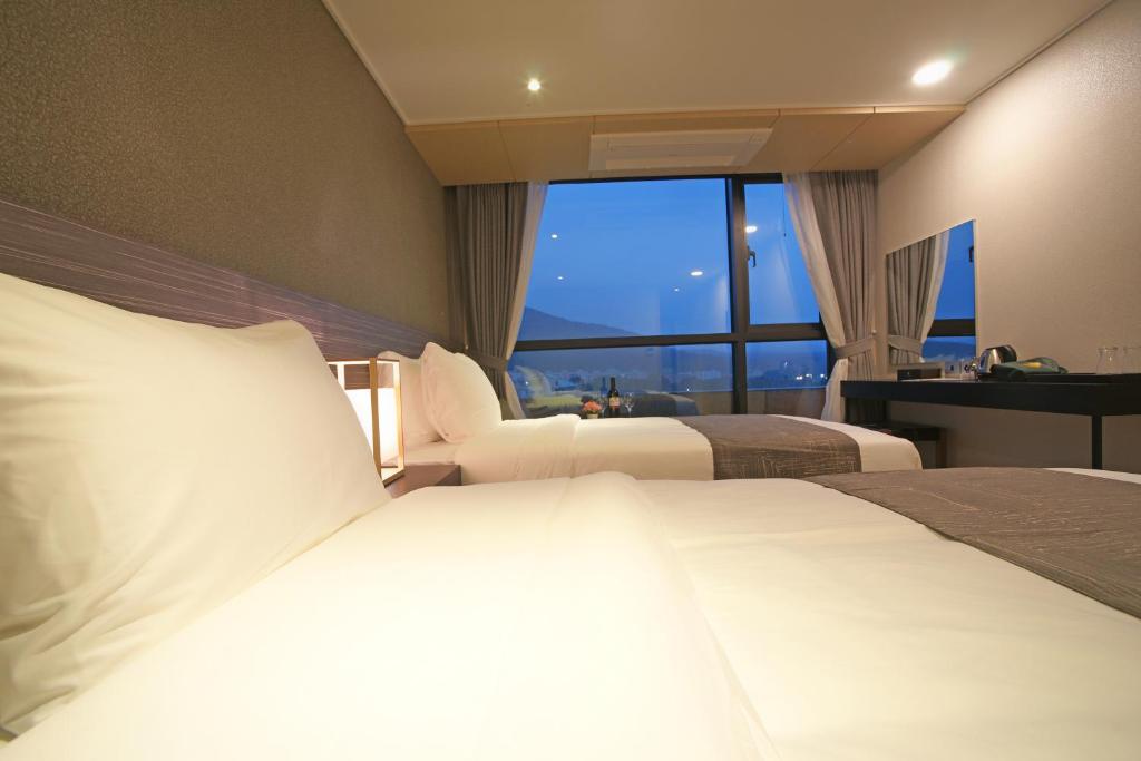 Jeju Hotel - I Jin Hotel accommodation view