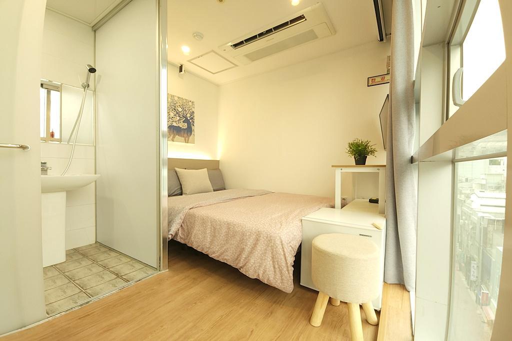 Seoul Hotel - OYO Hostel Myeongdong 2 accommodation view
