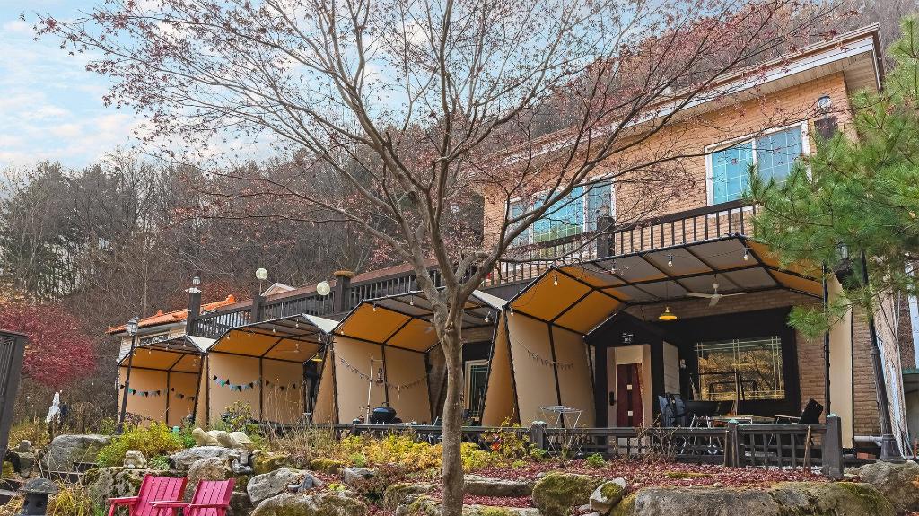 Pocheon Hotel - Hwacheon Sky Valley Pension accommodation view