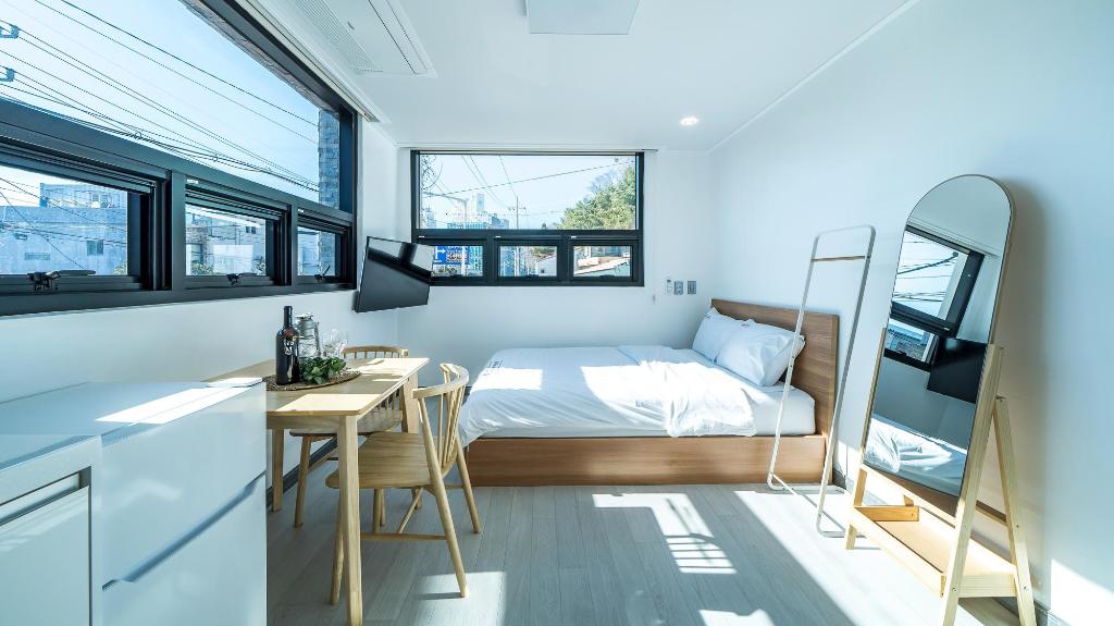 Yeosu Hotel - Yeosu Nangmanstay pension accommodation view