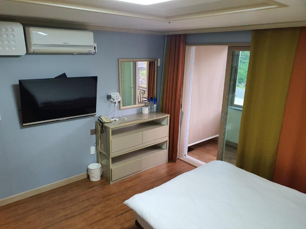Jeju Hotel - Jeju Haemil Resort accommodation view