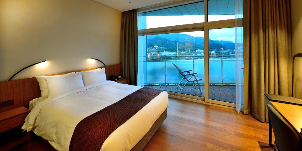 Gapyeong Hotel - Midas Hotel and Resort accommodation view