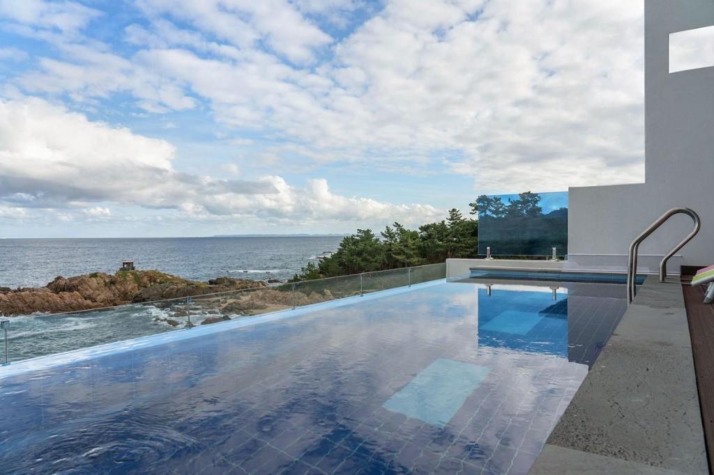 Yeongdeok Hotel - Youngdeok Bell Mar Poolvilla accommodation view