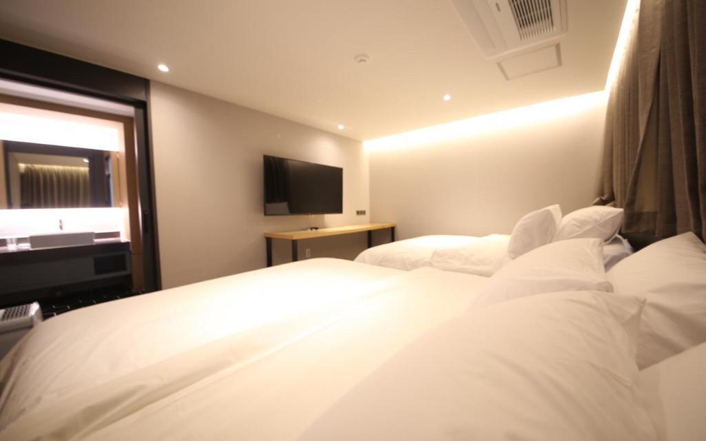 Busan Hotel - Busan Sasang The Van Hotel accommodation view