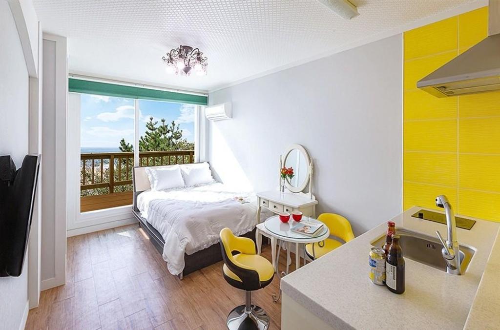 Taean Hotel - Anmyeondo Badasori Pension accommodation view
