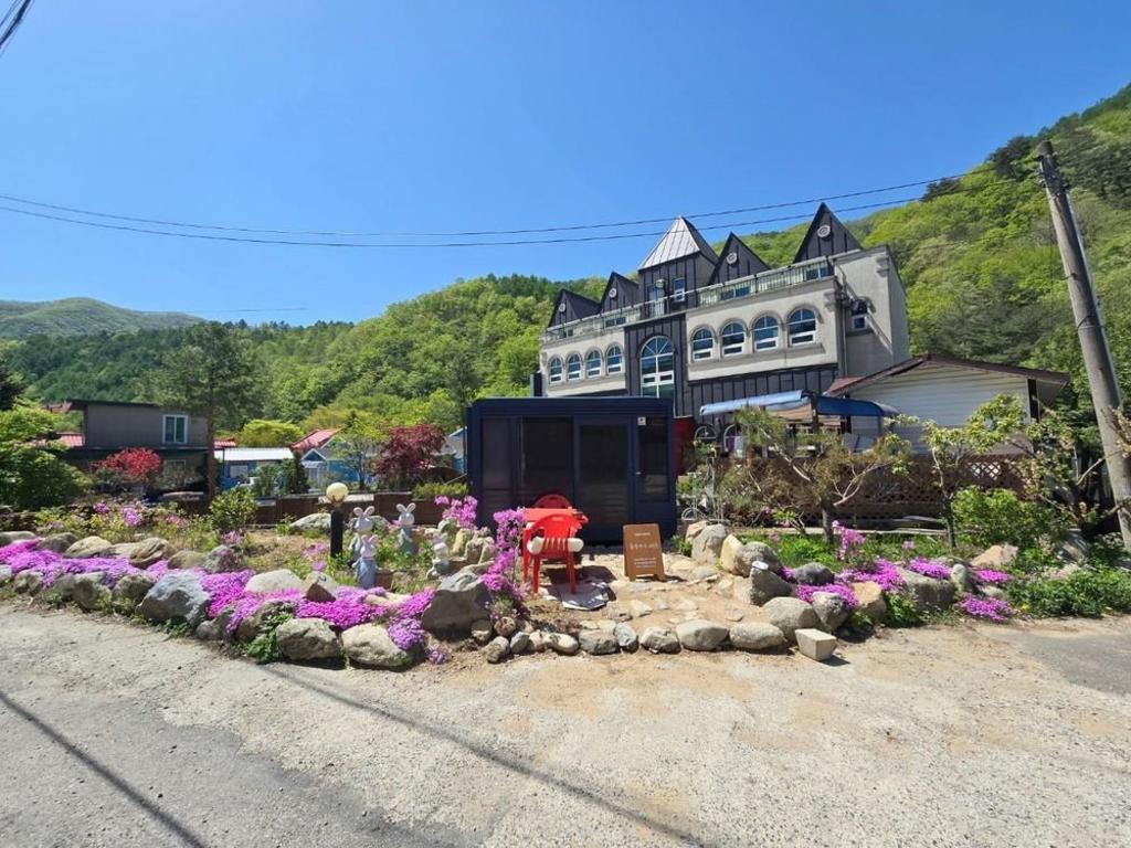 Pyeongchang Hotel - Heungjeong Valley 409 Pension accommodation view