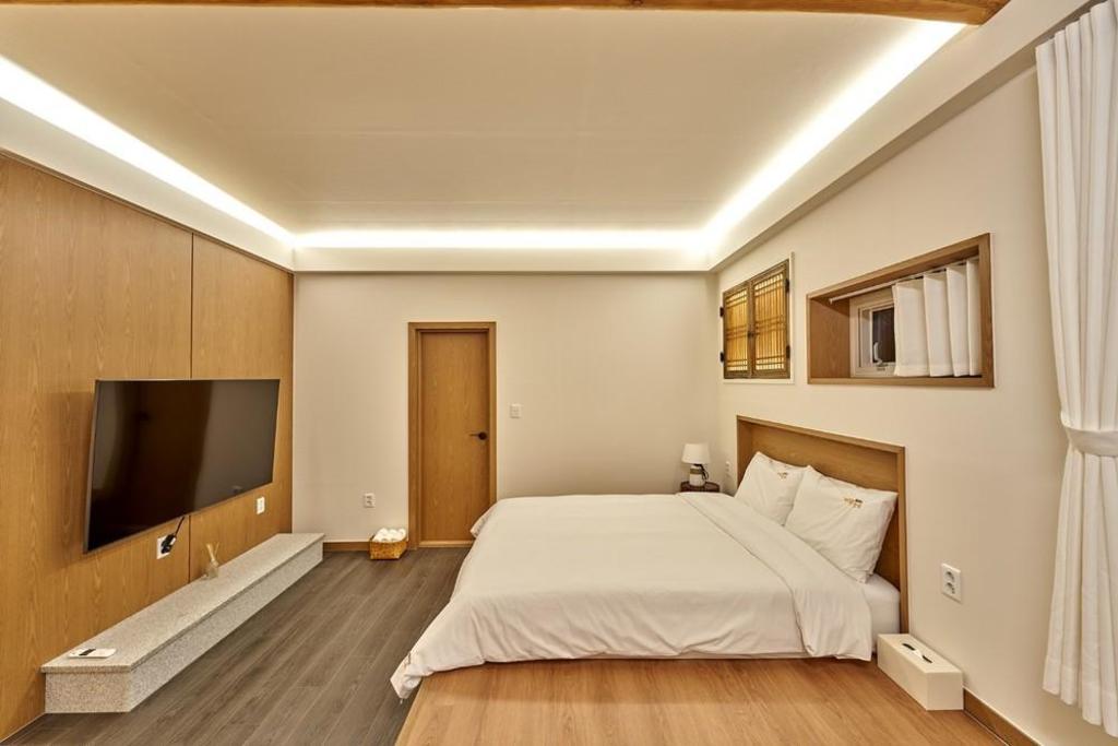 Gyeongju Hotel - Madang Hanok accommodation view
