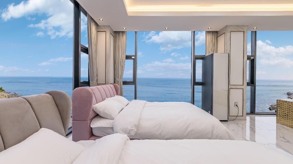 Yeongdeok Hotel - yongdeok marryel poolvilla accommodation view