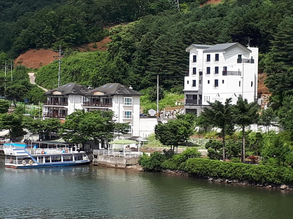 Gapyeong Hotel - Interlaken Stay accommodation view