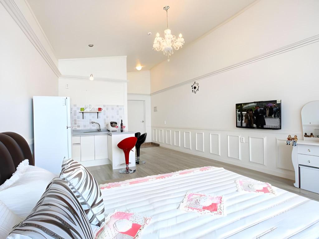 Namhae Hotel - Healing View Pension accommodation view