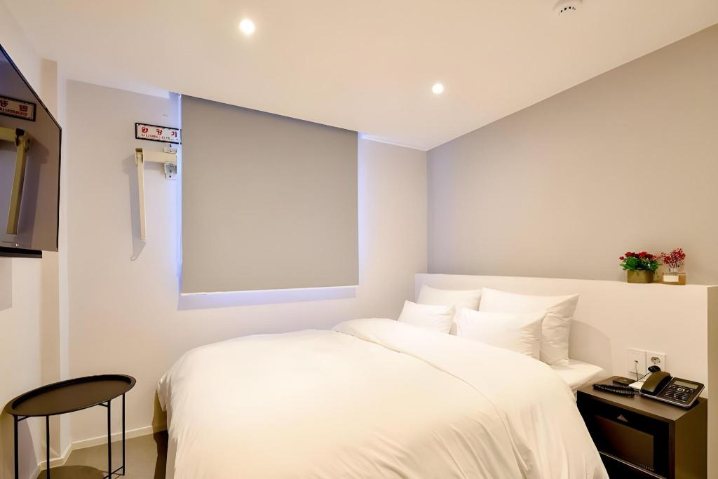 Busan Hotel - Hotel Maison accommodation view