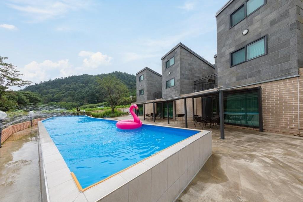 Gapyeong Hotel - Gapyeong Private Pool Villa In Stay accommodation view