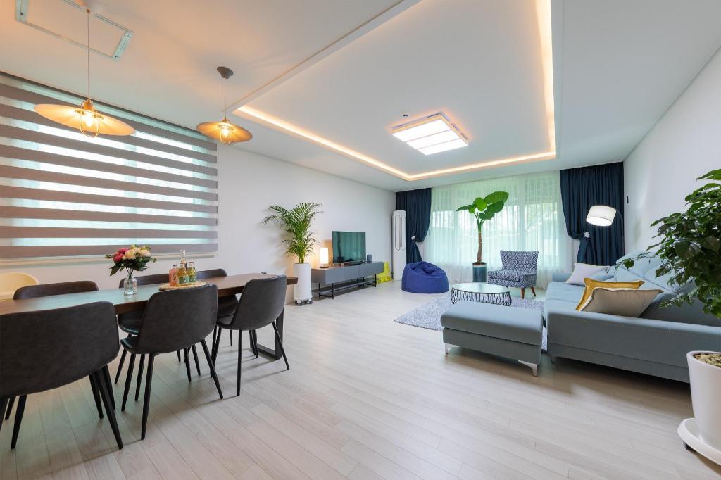 Sokcho Hotel - Sokcho Biroso accommodation view