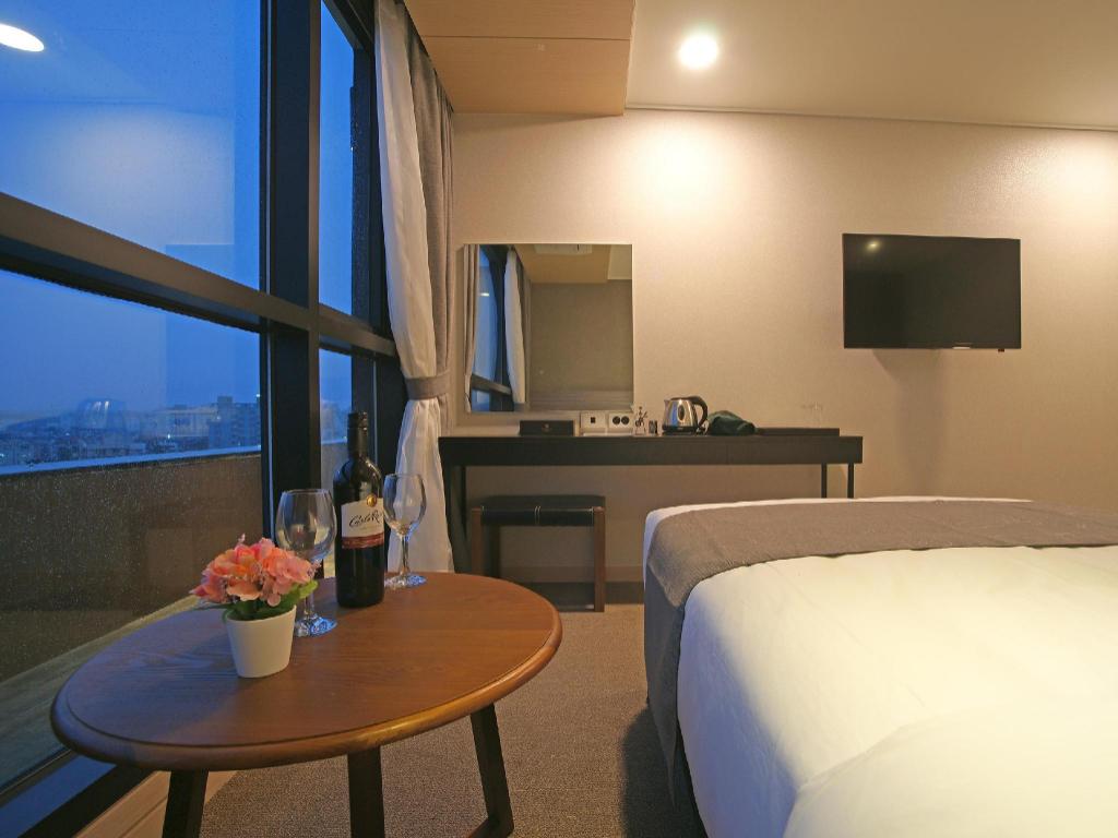 I Jin Hotel image