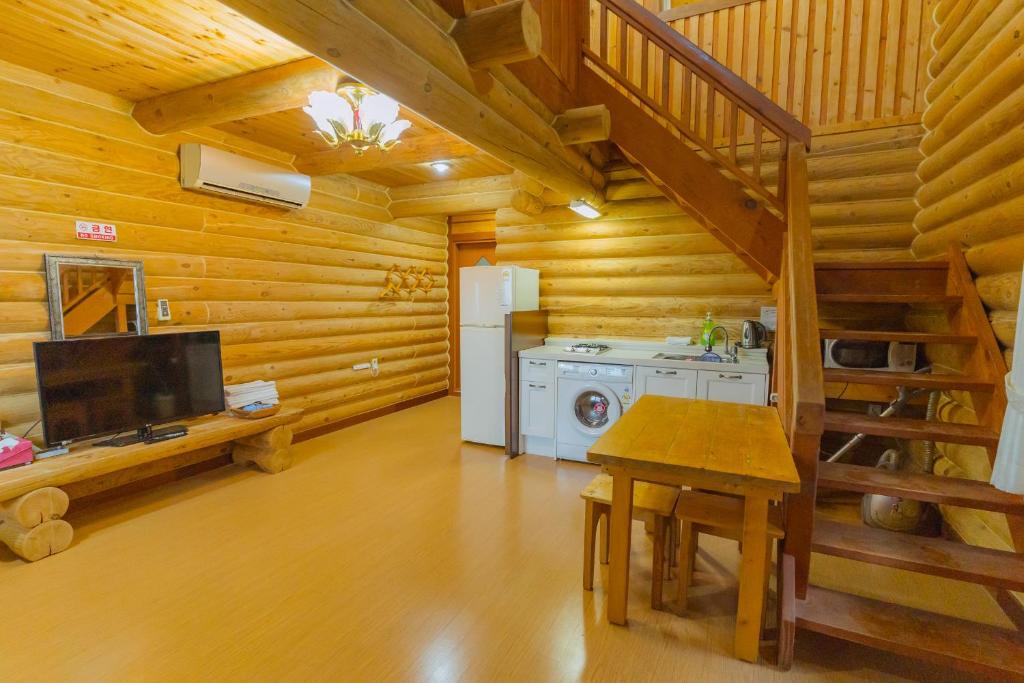 Jungmun Log Pension and Resort image