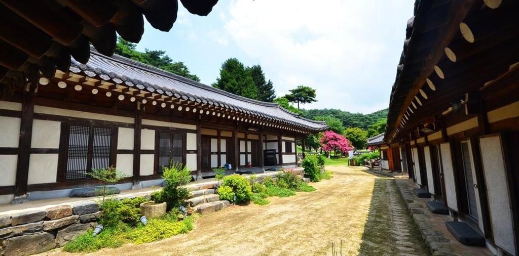 Seocheon Munheon Traditional Hotel image
