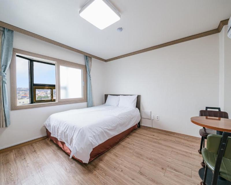 Top Island Hotel image