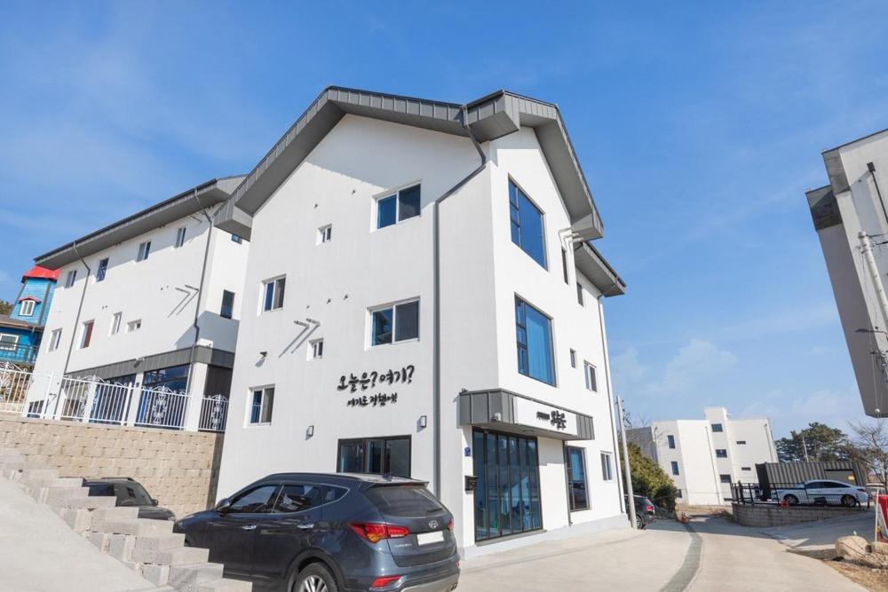 Gangneung Stay Today image