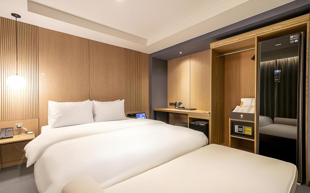 Busan Sasang The Van Hotel image