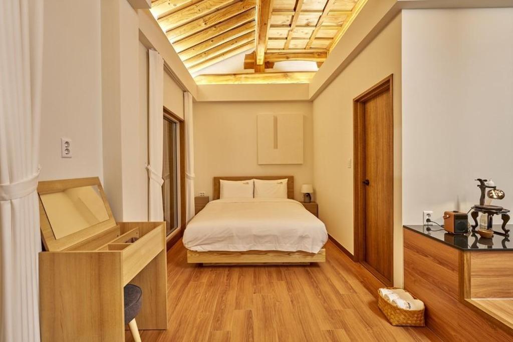 Madang Hanok image