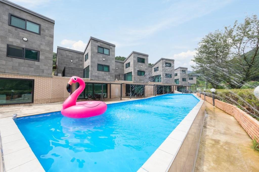 Gapyeong Private Pool Villa In Stay image