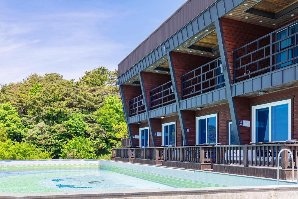 Geoje Piskina Spa Poolvilla image