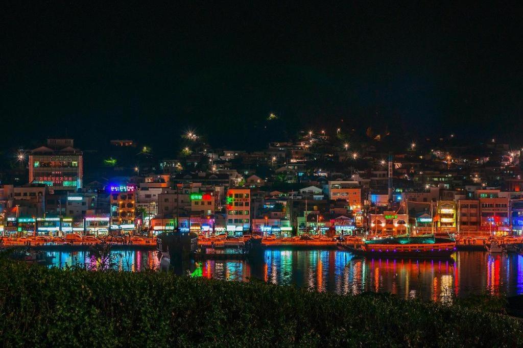 Tongyeong Anchovy Tourist Hotel image