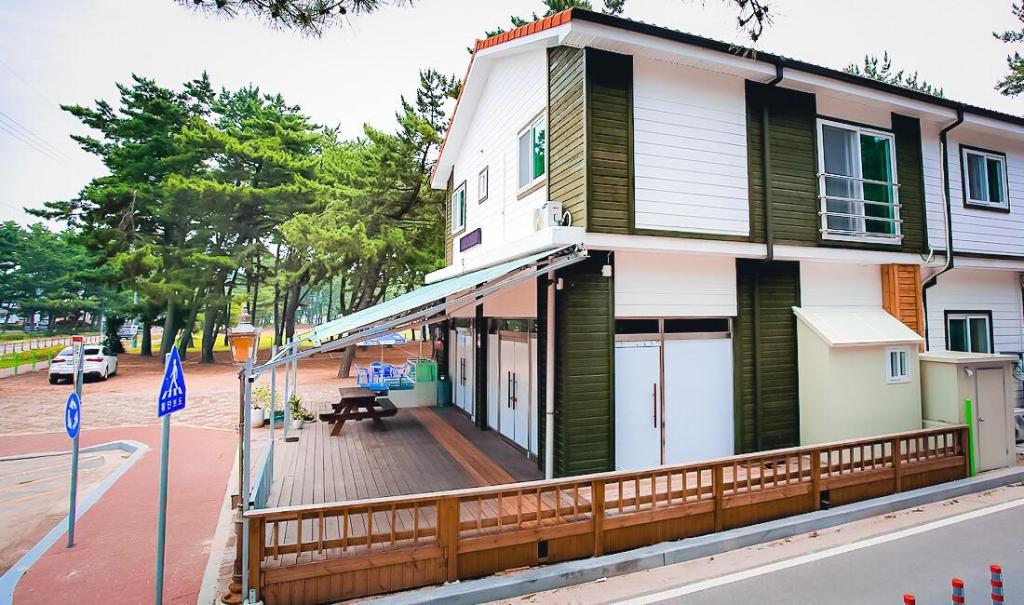 Mongsanpohaebyeon Pension image