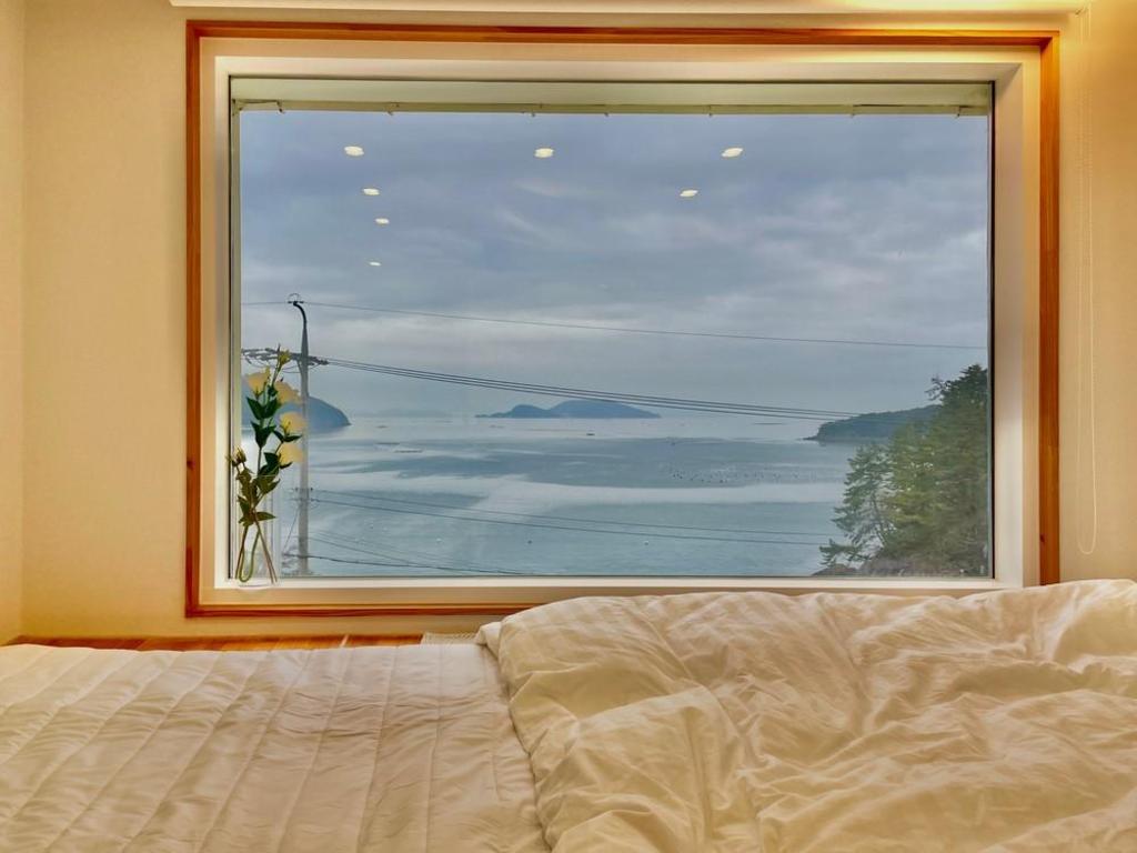 Tongyeong Geudaeagaedrim Dokchae Poolvilla image