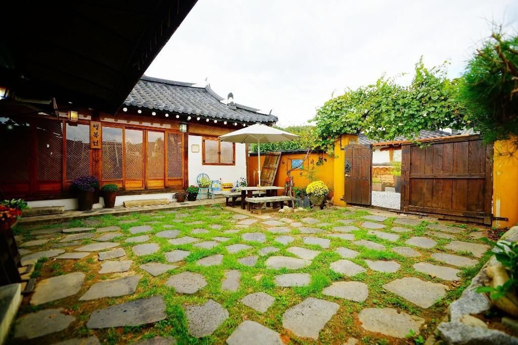 Jeonju Haengbokhyun Hanok Dockchae Pension image