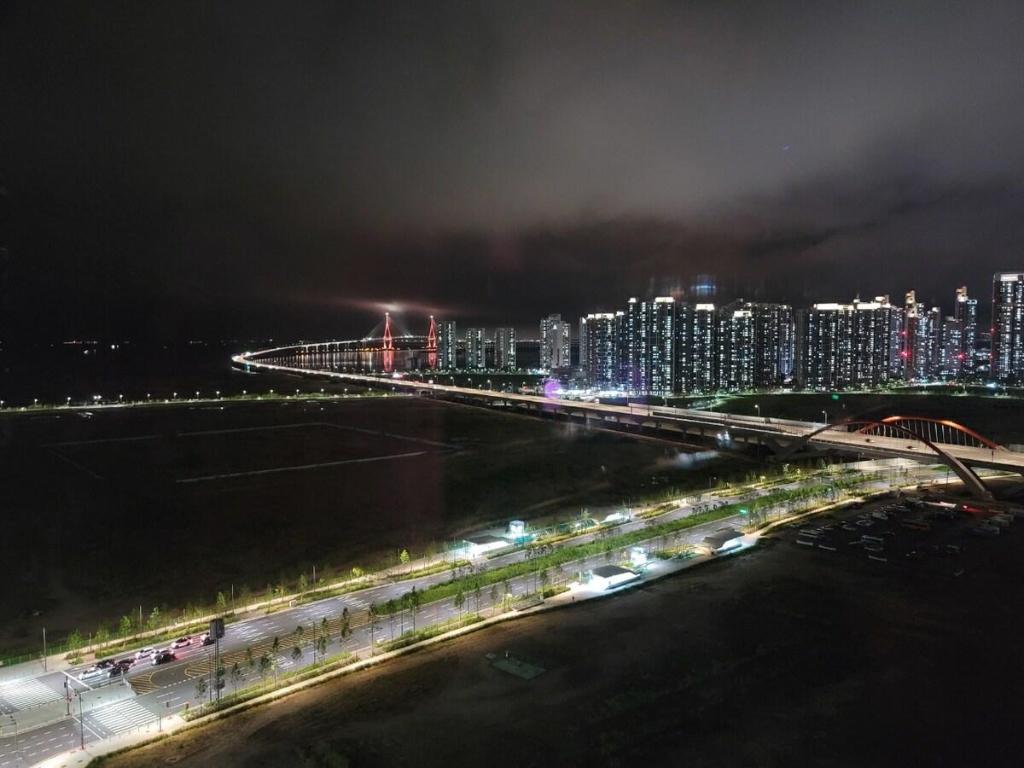 Songdo View/33rd Floor/Sea/Lake/Pool/Full Option image