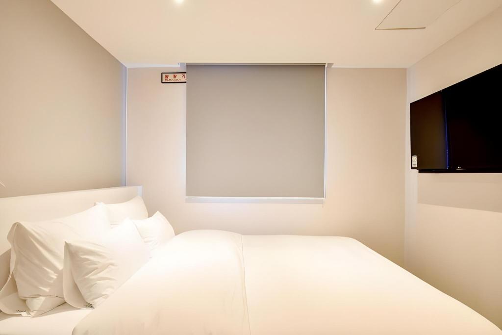 Hotel Maison image